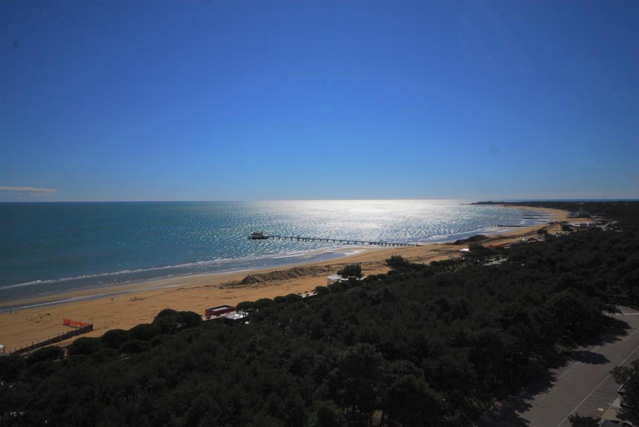 Residence Excelsior Lignano Sabbiadoro Exterior foto